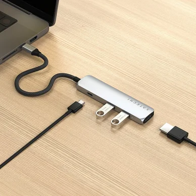 Satechi 4-i-1 USB-C Slim Multiport Adapter 4K - silver